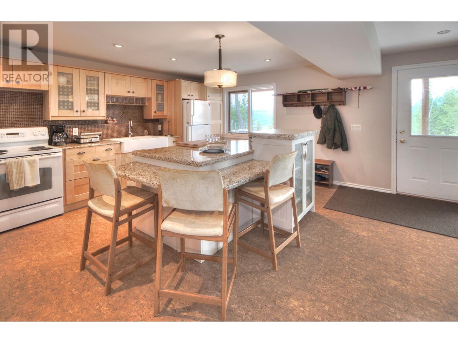 2360/2380 95 Highway, Spillimacheen, British Columbia  V0A 1P0 - Photo 93 - 2476294