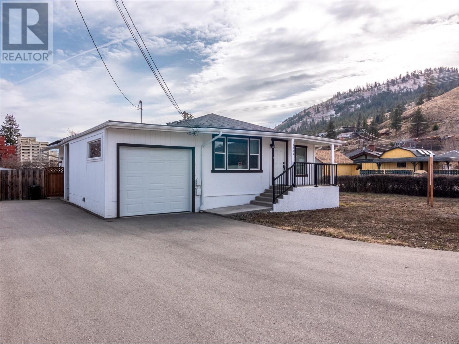 13009 Armstrong Avenue, Summerland, British Columbia  V0H 1Z0 - Photo 1 - 10311500