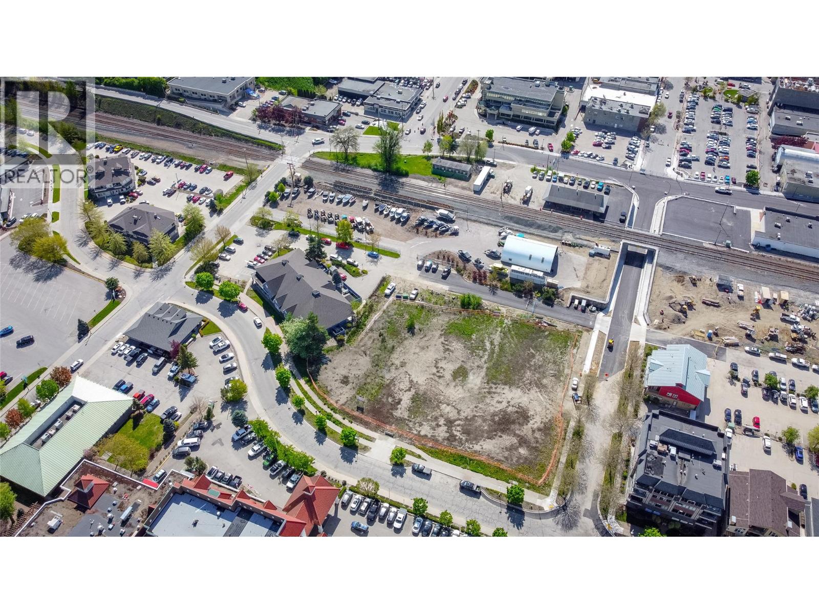 250 Harbourfront Drive Ne, Salmon Arm, British Columbia  V1E 0B3 - Photo 13 - 10314034