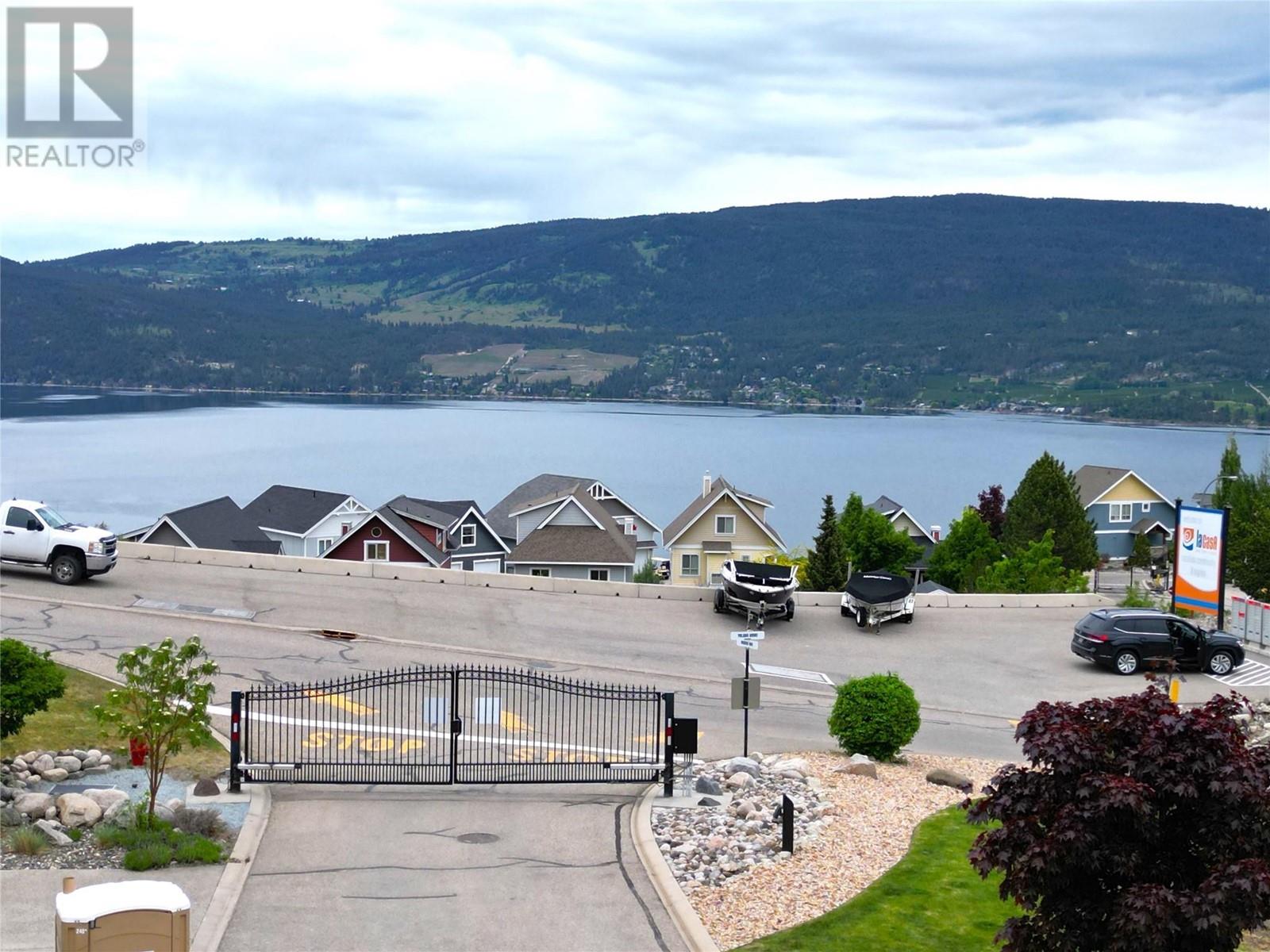 6862 Madrid Way, Kelowna, British Columbia  V1Z 3R8 - Photo 3 - 10314188