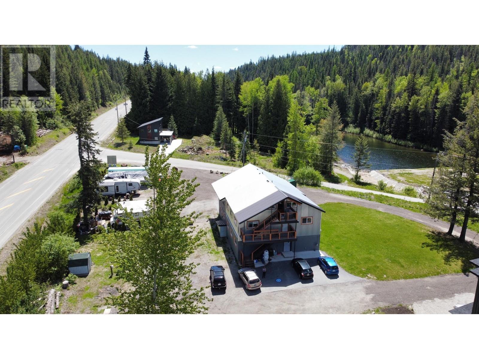 3915 Old Red Mountain Road, Rossland, British Columbia  V0G 1Y0 - Photo 3 - 2477215