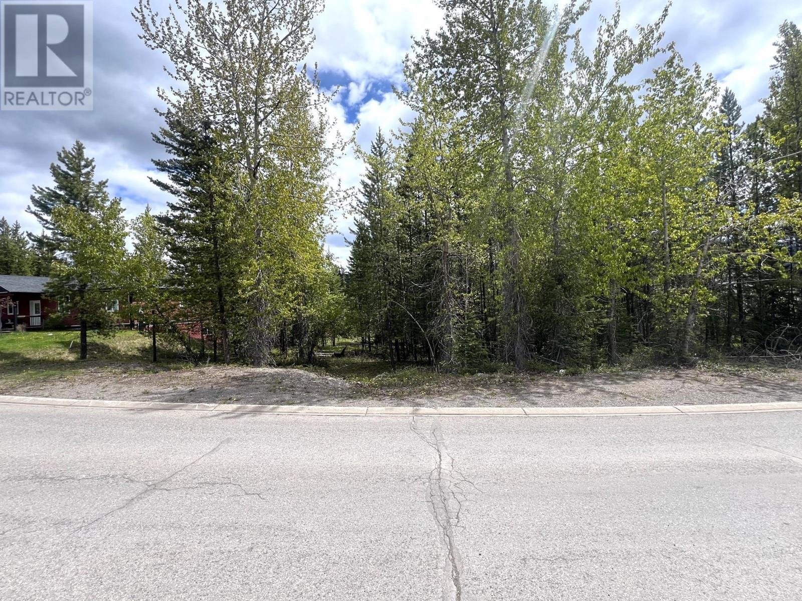 44 Darby Crescent, Elkford, British Columbia  V0B 1H0 - Photo 4 - 2477385