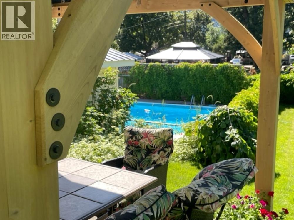 61 Kingsley Road, Christina Lake, British Columbia  V0H 1E2 - Photo 6 - 2477627