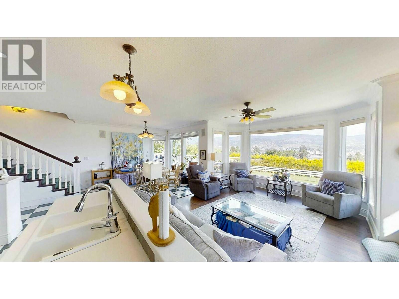 317 Hyslop Drive, Penticton, British Columbia  V2A 8Z9 - Photo 4 - 10318639