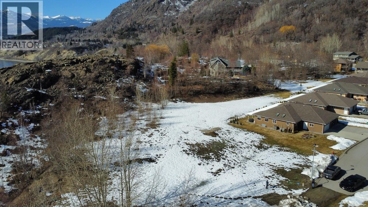 8000 Devito Drive, Trail, British Columbia  V1R 4W2 - Photo 18 - 2478165