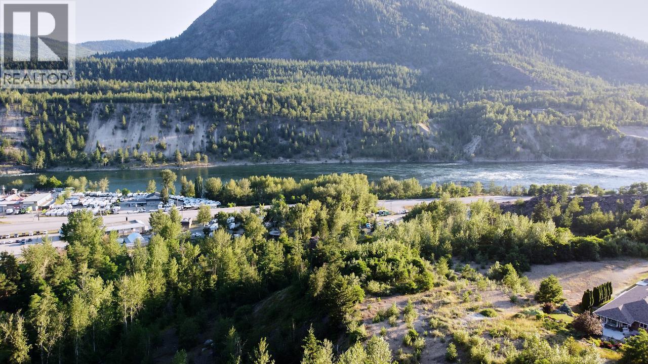 8000 Devito Drive, Trail, British Columbia  V1R 4W2 - Photo 4 - 2478165