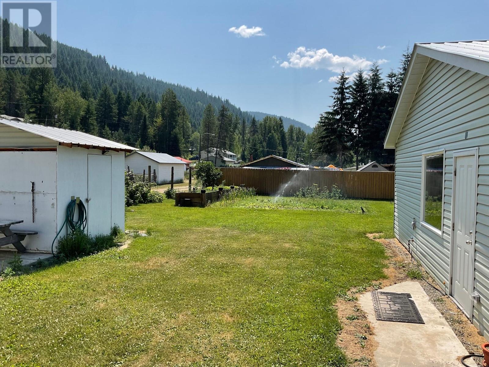 618 Kimberley Avenue N, Greenwood, British Columbia  V0H 1J0 - Photo 10 - 2478493