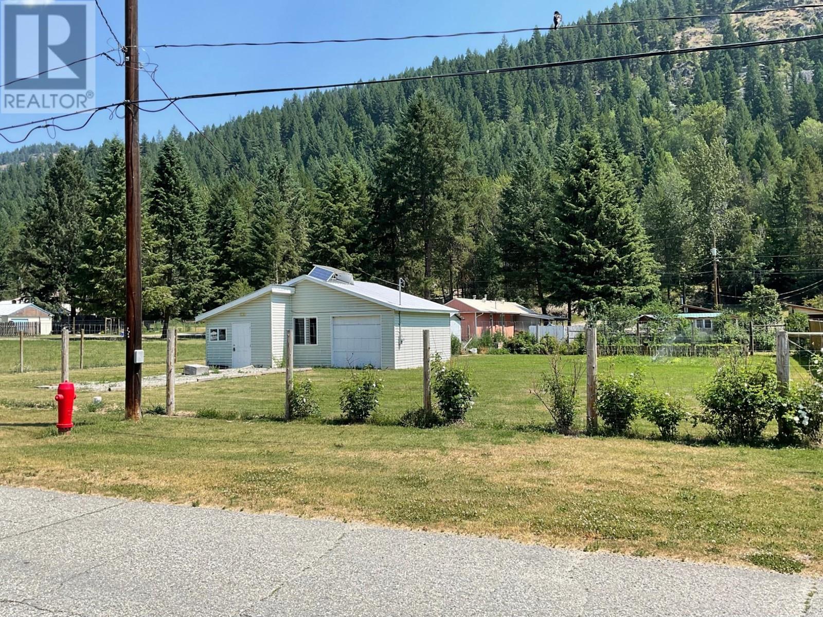 618 Kimberley Avenue N, Greenwood, British Columbia  V0H 1J0 - Photo 4 - 2478493