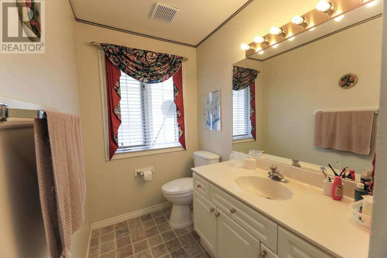 1260 Broughton Avenue, Penticton, British Columbia  V2A 8S9 - Photo 35 - 10320576