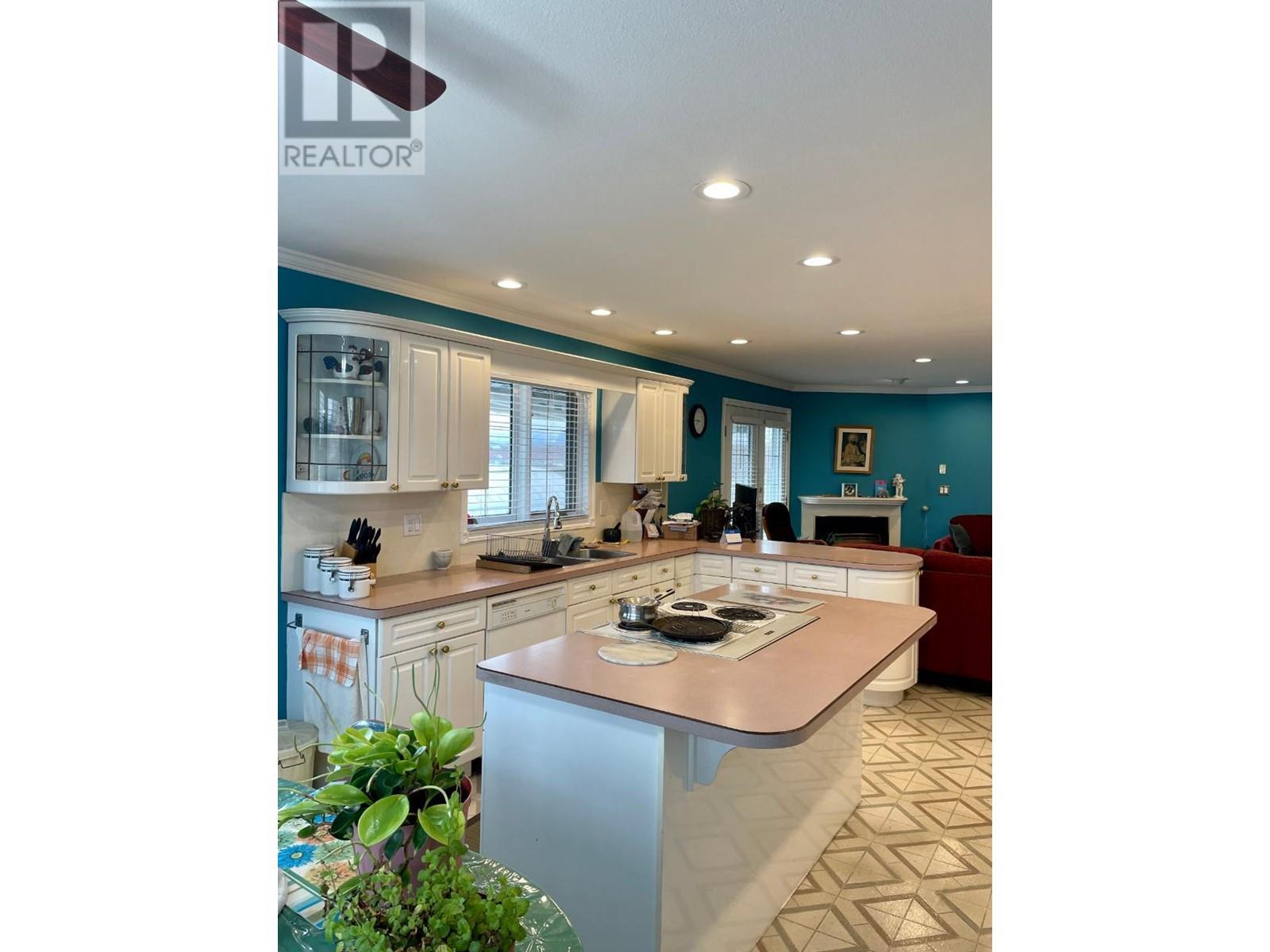 1260 Broughton Avenue, Penticton, British Columbia  V2A 8S9 - Photo 44 - 10320576