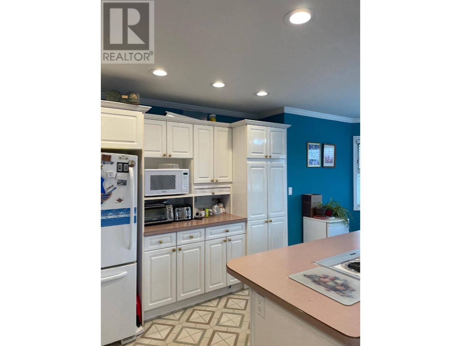 1260 Broughton Avenue, Penticton, British Columbia  V2A 8S9 - Photo 45 - 10320576