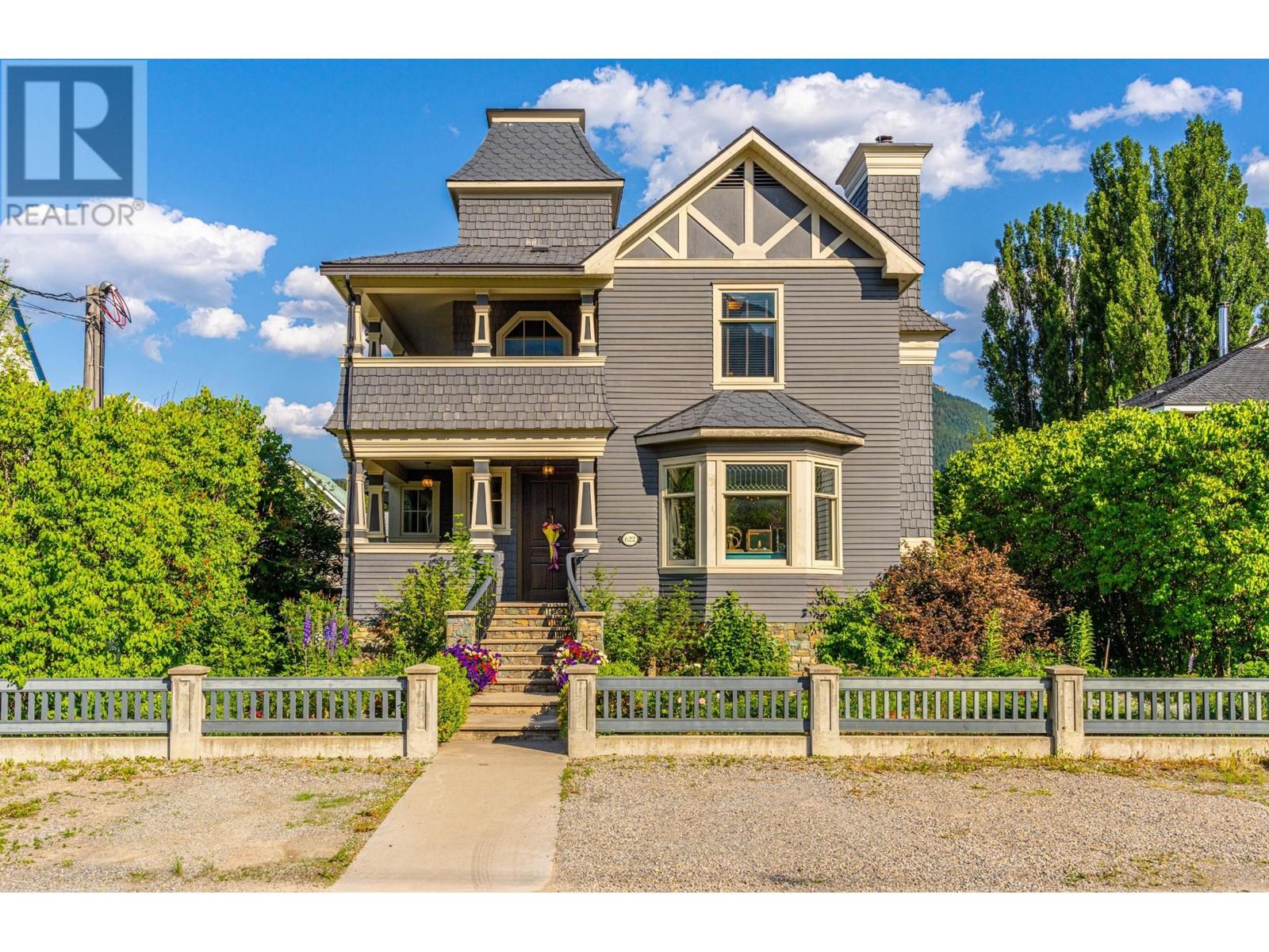 622 5th Avenue, Fernie, British Columbia  V0B 1M0 - Photo 2 - 2478749