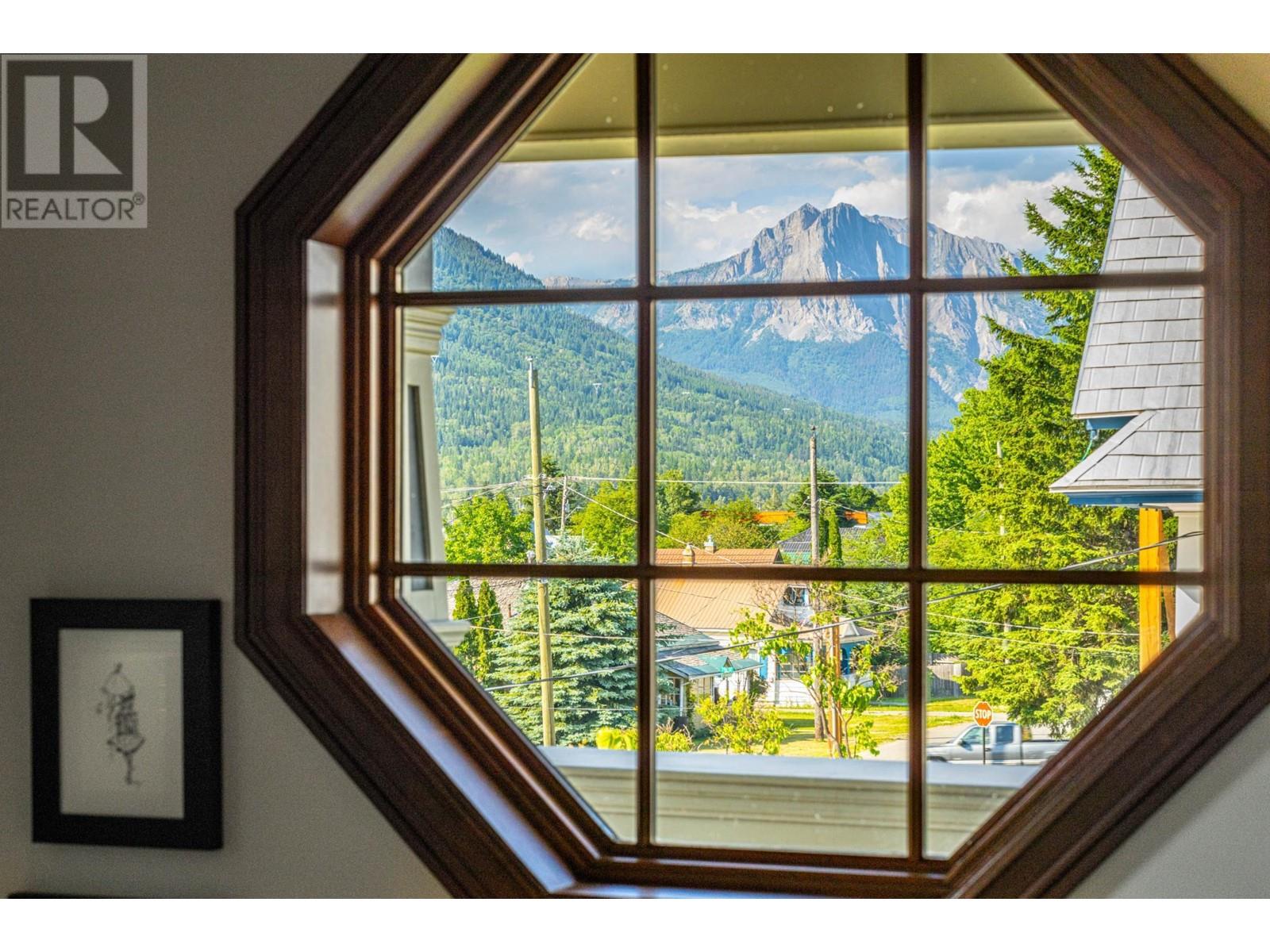 622 5th Avenue, Fernie, British Columbia  V0B 1M0 - Photo 40 - 2478749