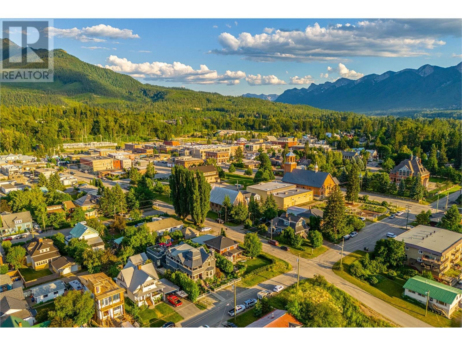 622 5th Avenue, Fernie, British Columbia  V0B 1M0 - Photo 68 - 2478749