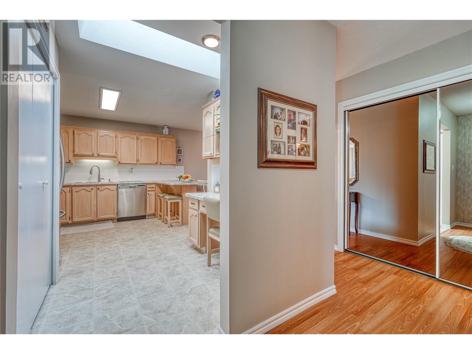 195 Warren Avenue W Unit# 409, Penticton, British Columbia  V2A 3N1 - Photo 2 - 10320878