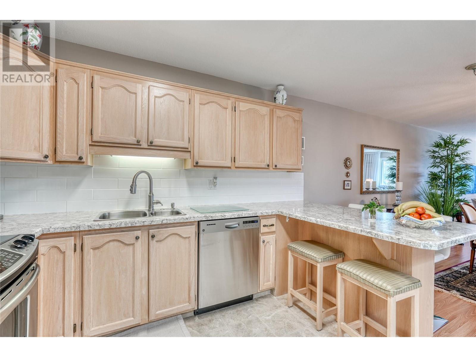 195 Warren Avenue W Unit# 409, Penticton, British Columbia  V2A 3N1 - Photo 5 - 10320878