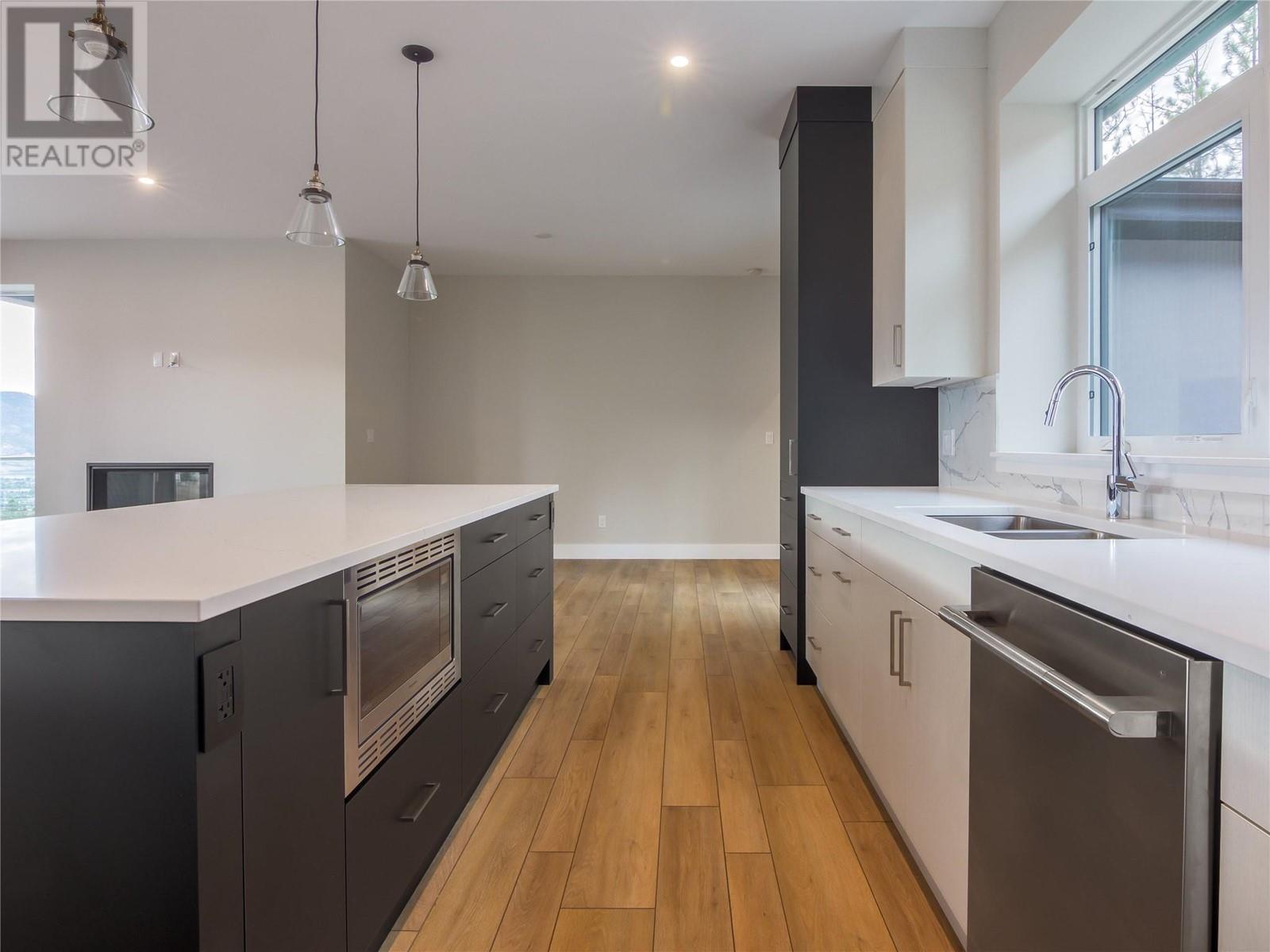 2752 Hawthorn Drive, Penticton, British Columbia  V2A 0C2 - Photo 30 - 10320700