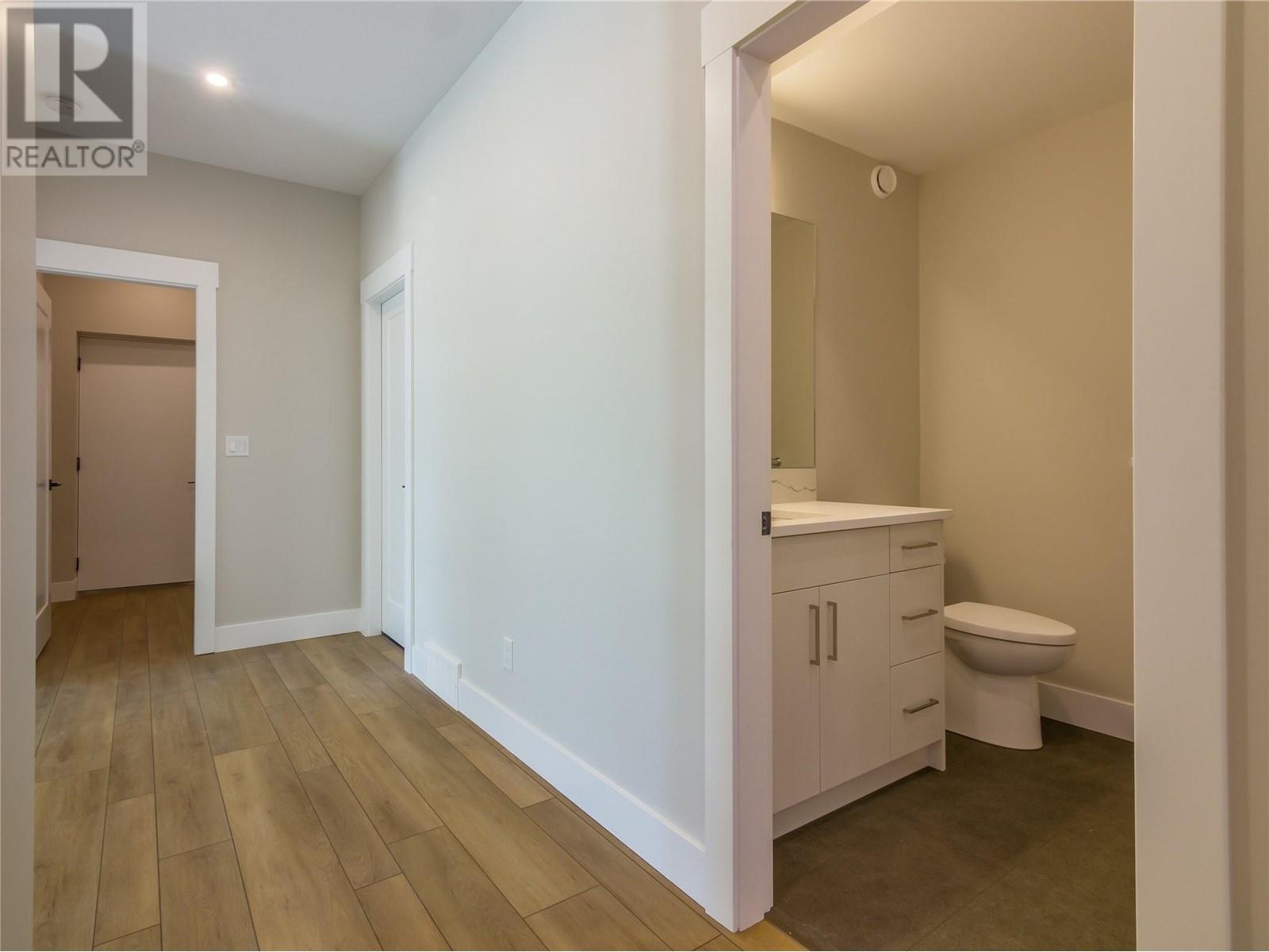 2752 Hawthorn Drive, Penticton, British Columbia  V2A 0C2 - Photo 5 - 10320700