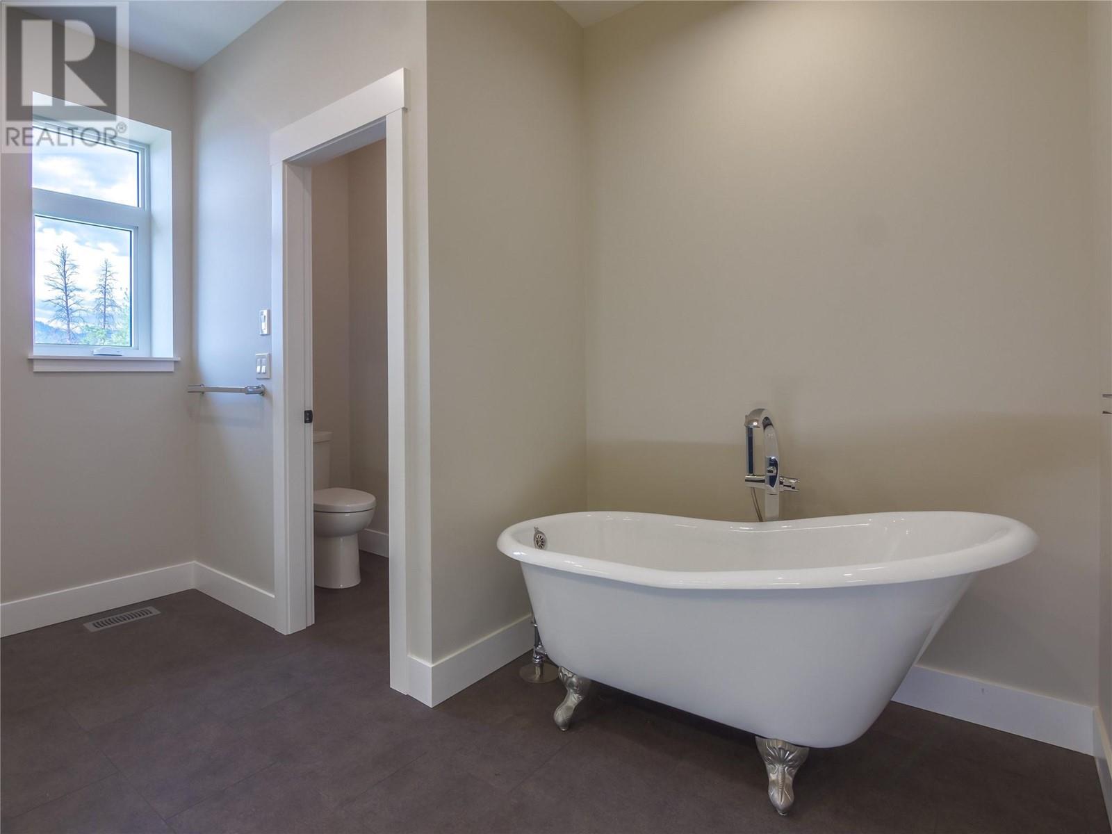 2752 Hawthorn Drive, Penticton, British Columbia  V2A 0C2 - Photo 54 - 10320700