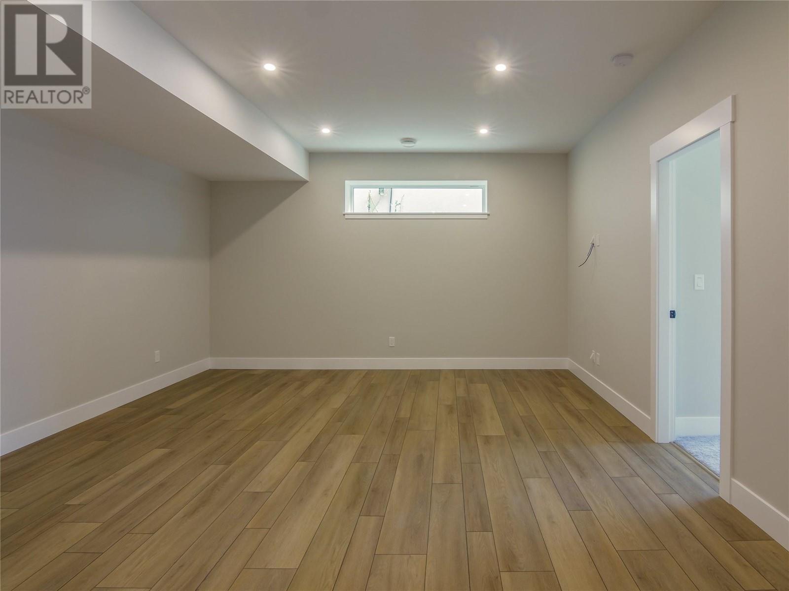 2752 Hawthorn Drive, Penticton, British Columbia  V2A 0C2 - Photo 8 - 10320700