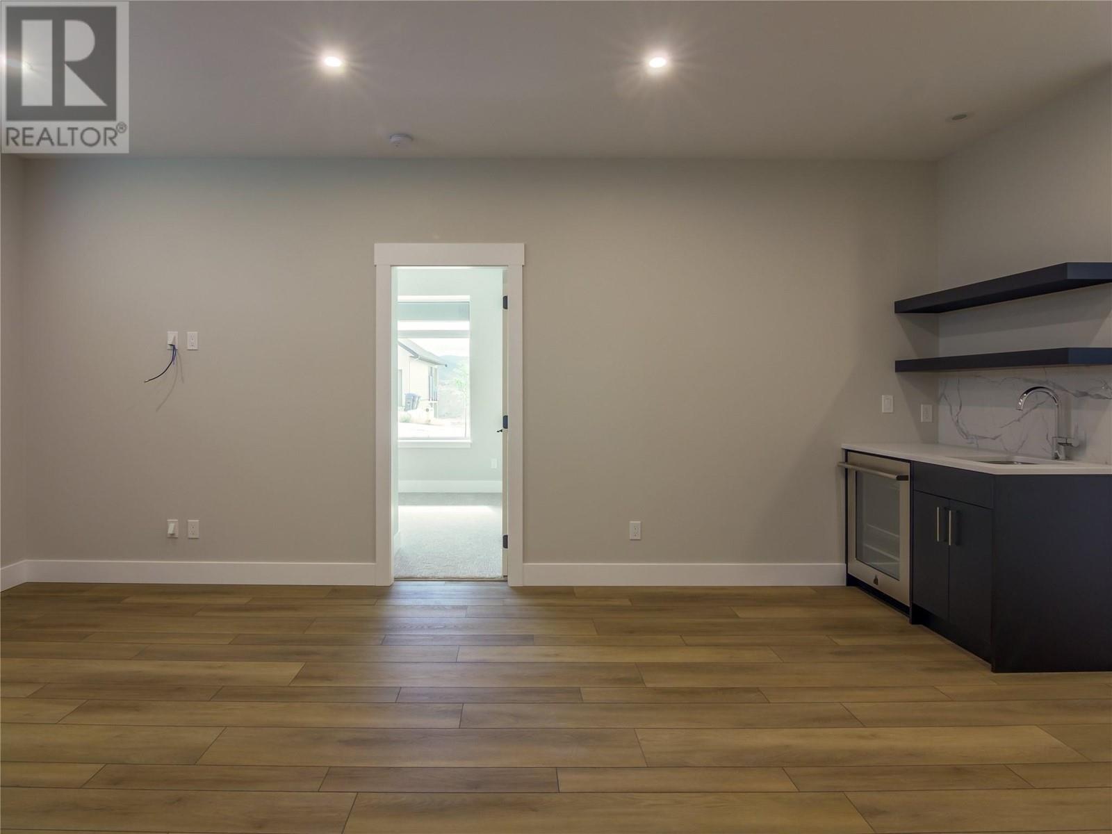2752 Hawthorn Drive, Penticton, British Columbia  V2A 0C2 - Photo 9 - 10320700