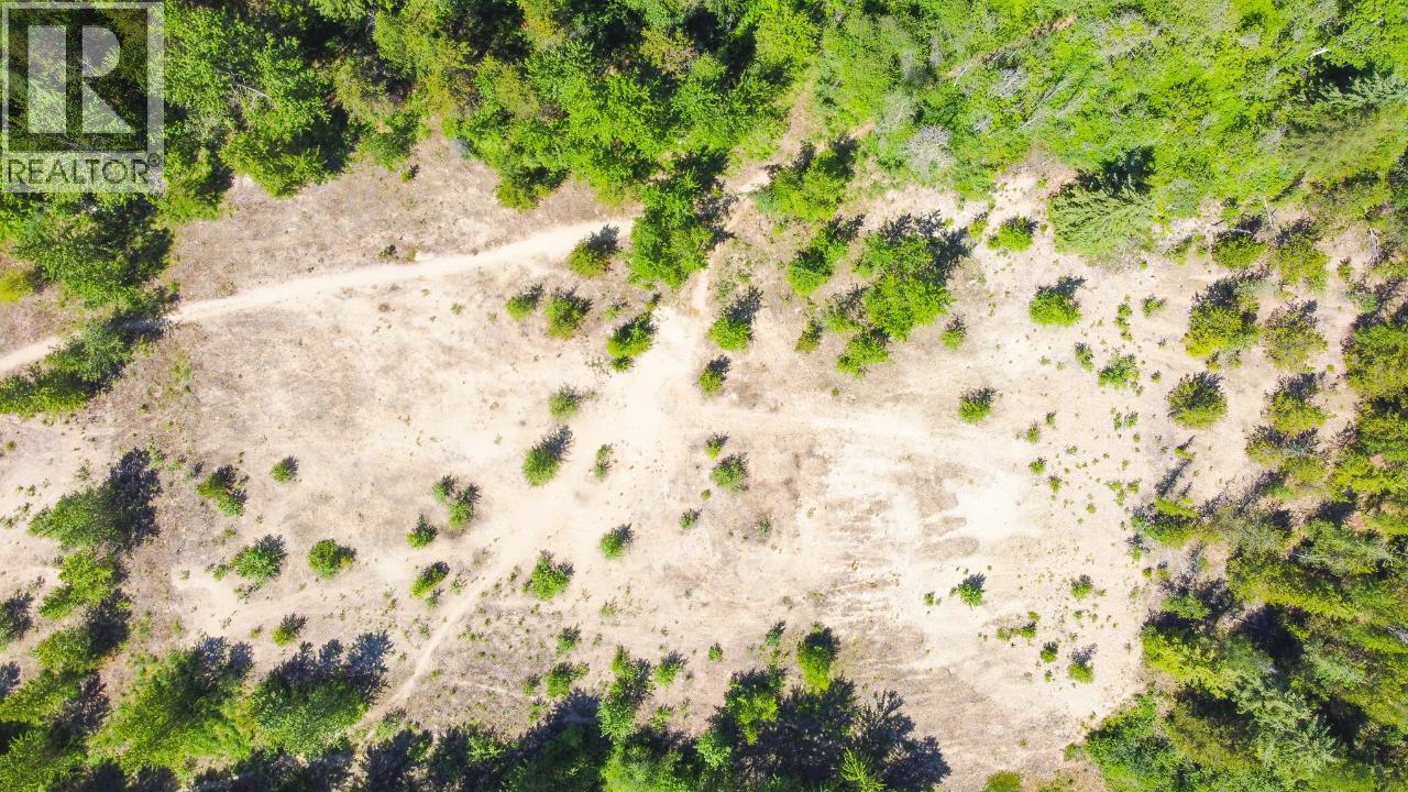 3300 10th Avenue, Castlegar, British Columbia  V1N 3A5 - Photo 1 - 2479162