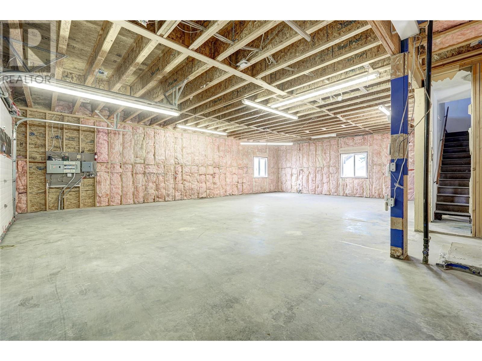 2063 Carmi Road, Penticton, British Columbia  V2A 8V5 - Photo 40 - 10322902