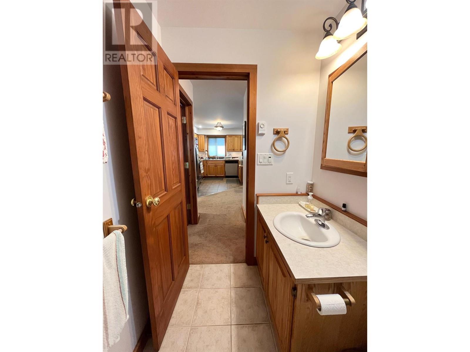 811 Kildare Street, New Denver, British Columbia  V0G 1S0 - Photo 24 - 2479352