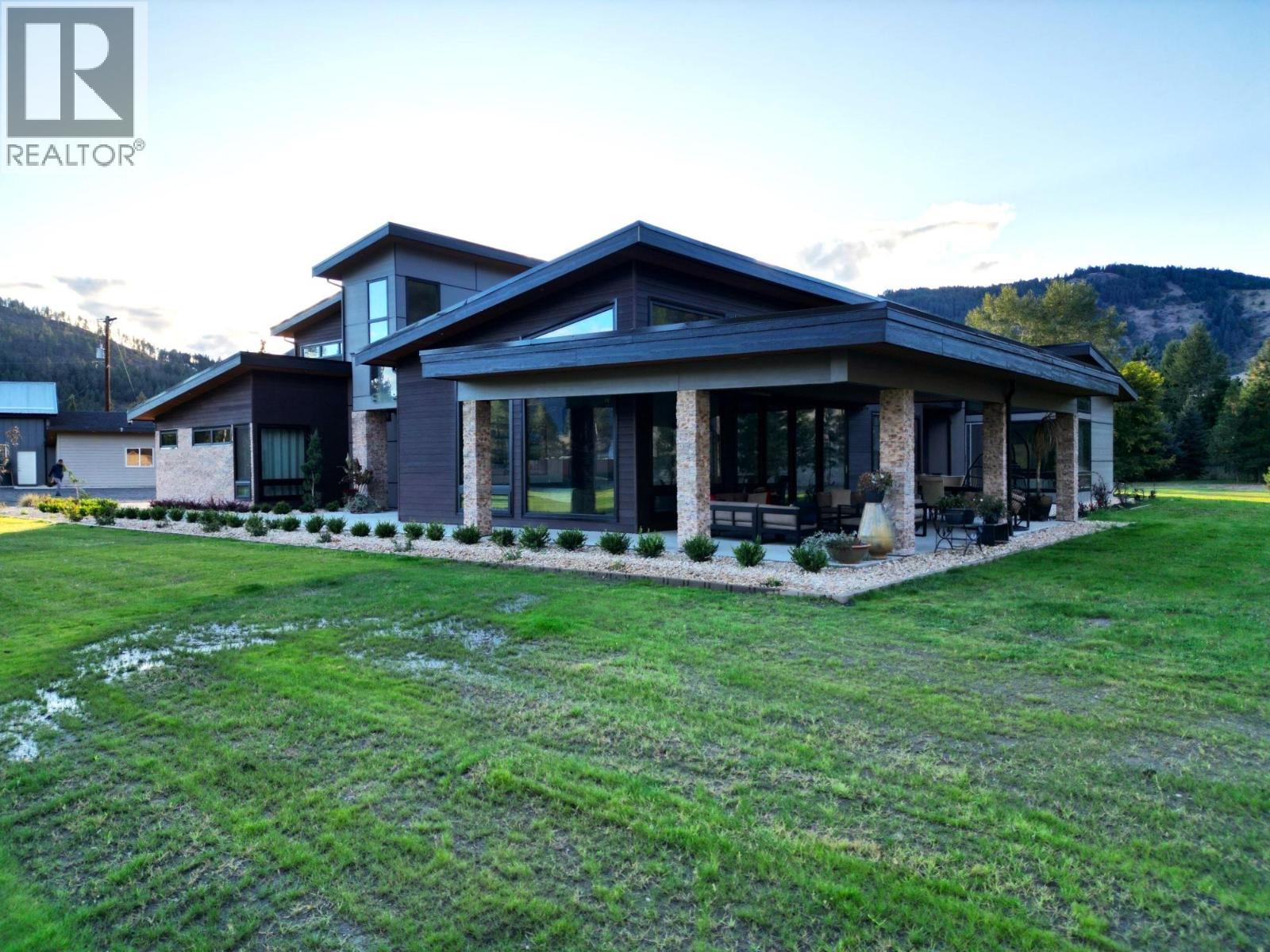 2465 Coalchute Road, Grand Forks, British Columbia  V0H 1H2 - Photo 2 - 2479693