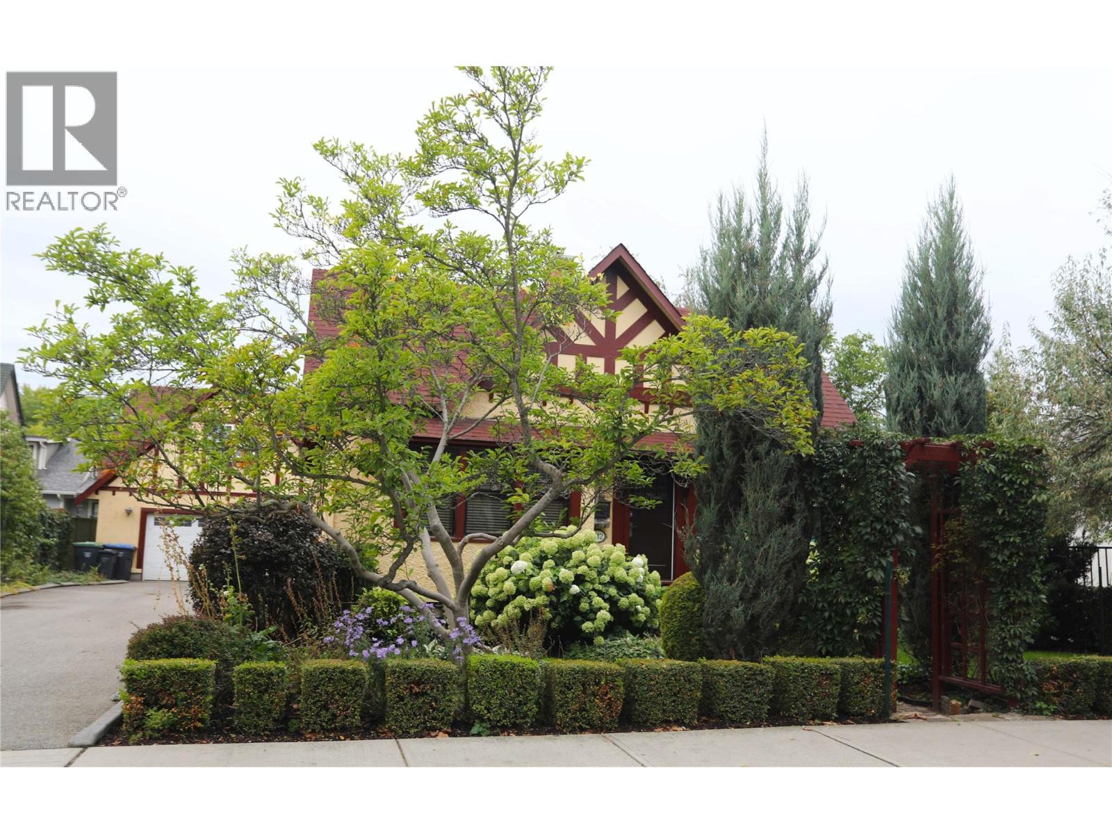 1912 Abbott Street, Kelowna, British Columbia  V1Y 1B7 - Photo 3 - 10324913