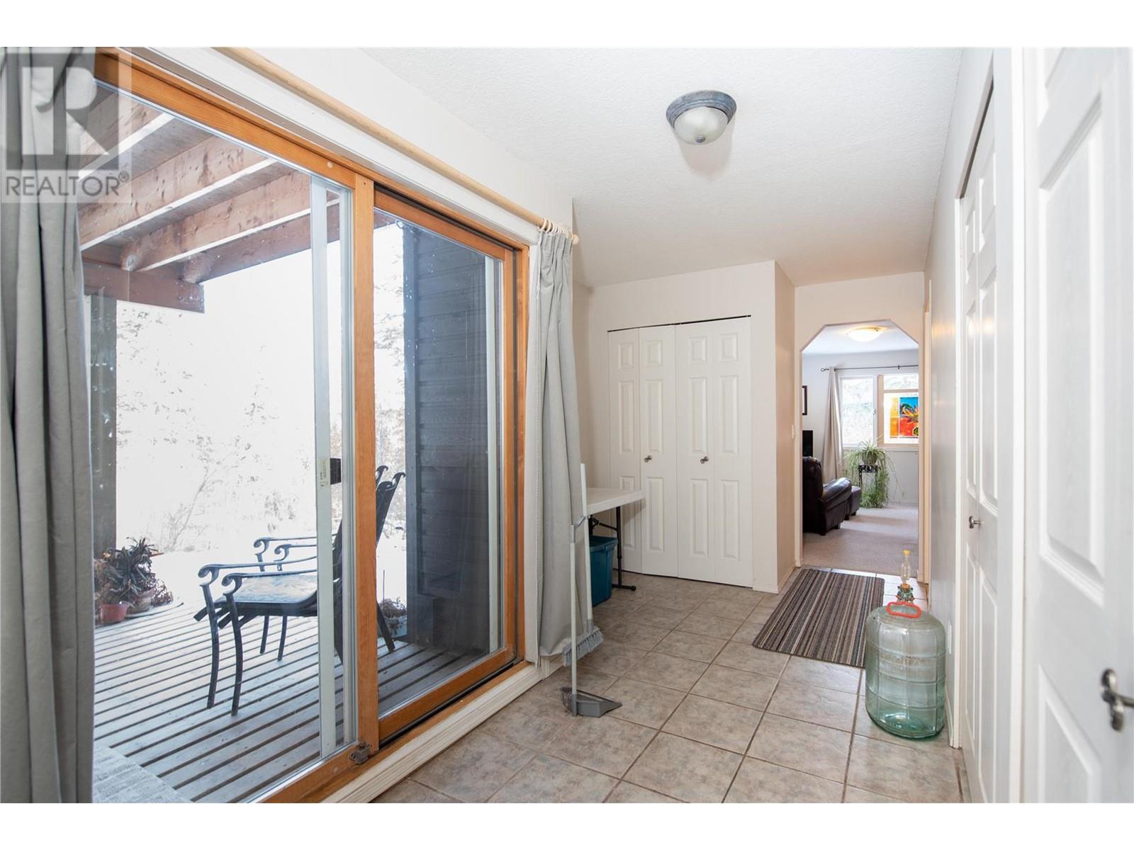 9292 Kokanee Road, Vernon, British Columbia  V1H 1K4 - Photo 35 - 10325211