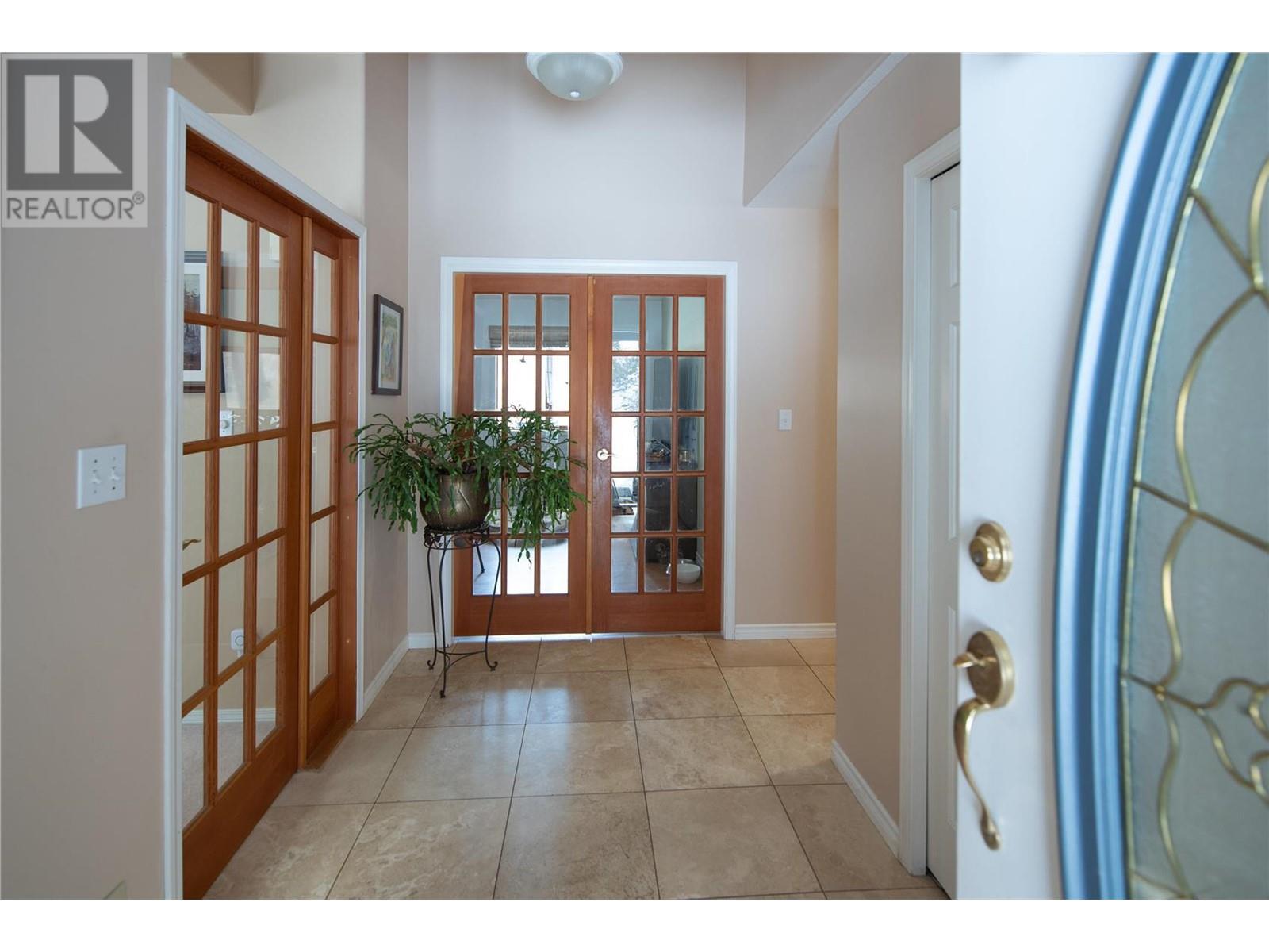 9292 Kokanee Road, Vernon, British Columbia  V1H 1K4 - Photo 5 - 10325211