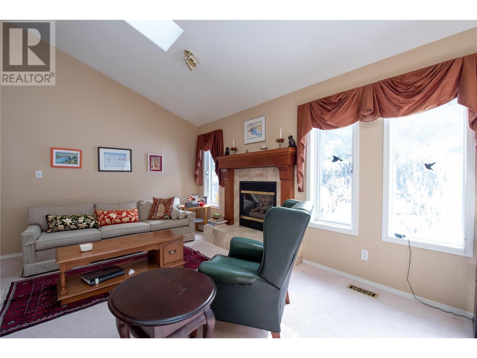 9292 Kokanee Road, Vernon, British Columbia  V1H 1K4 - Photo 8 - 10325211