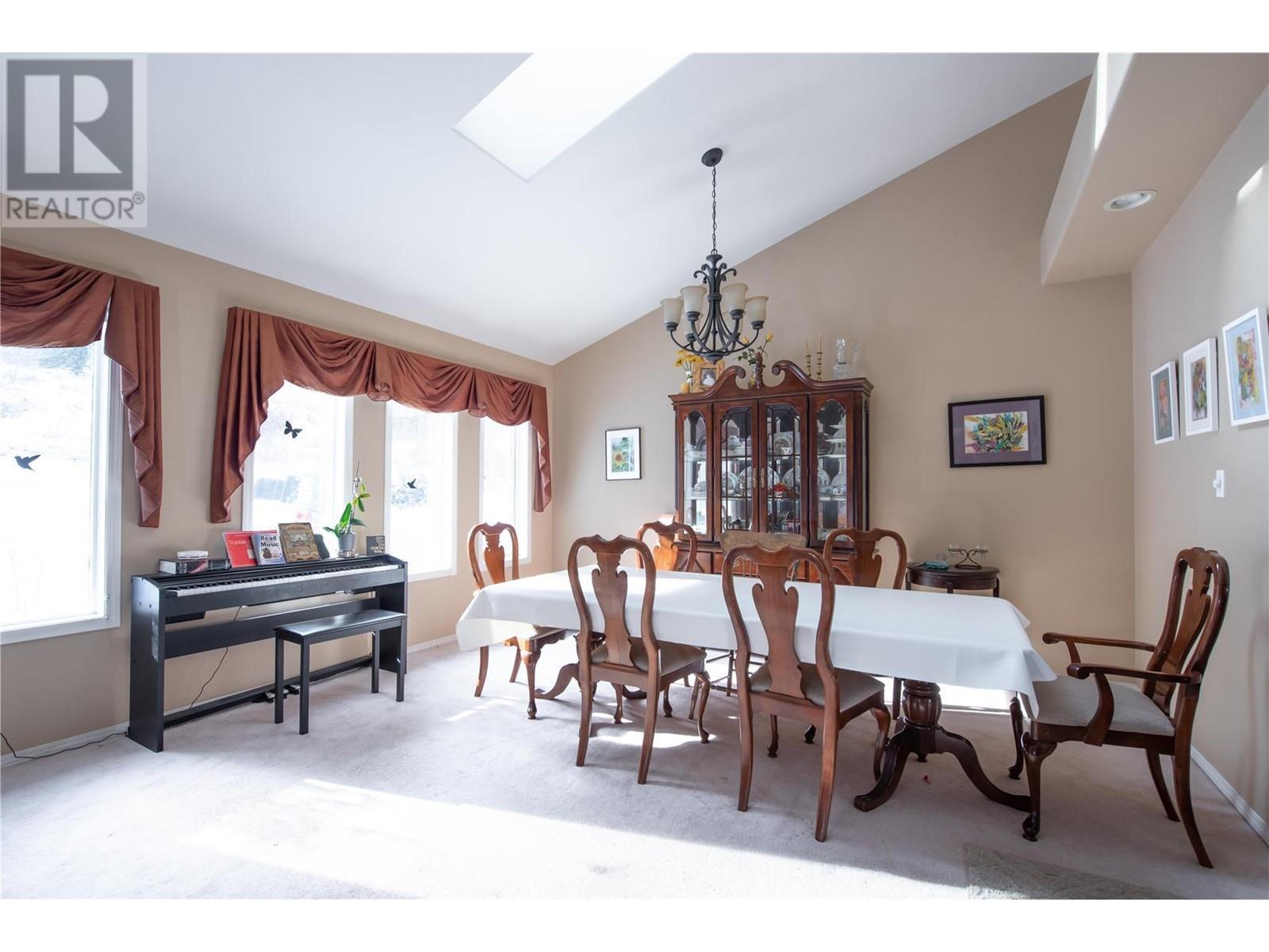 9292 Kokanee Road, Vernon, British Columbia  V1H 1K4 - Photo 9 - 10325211