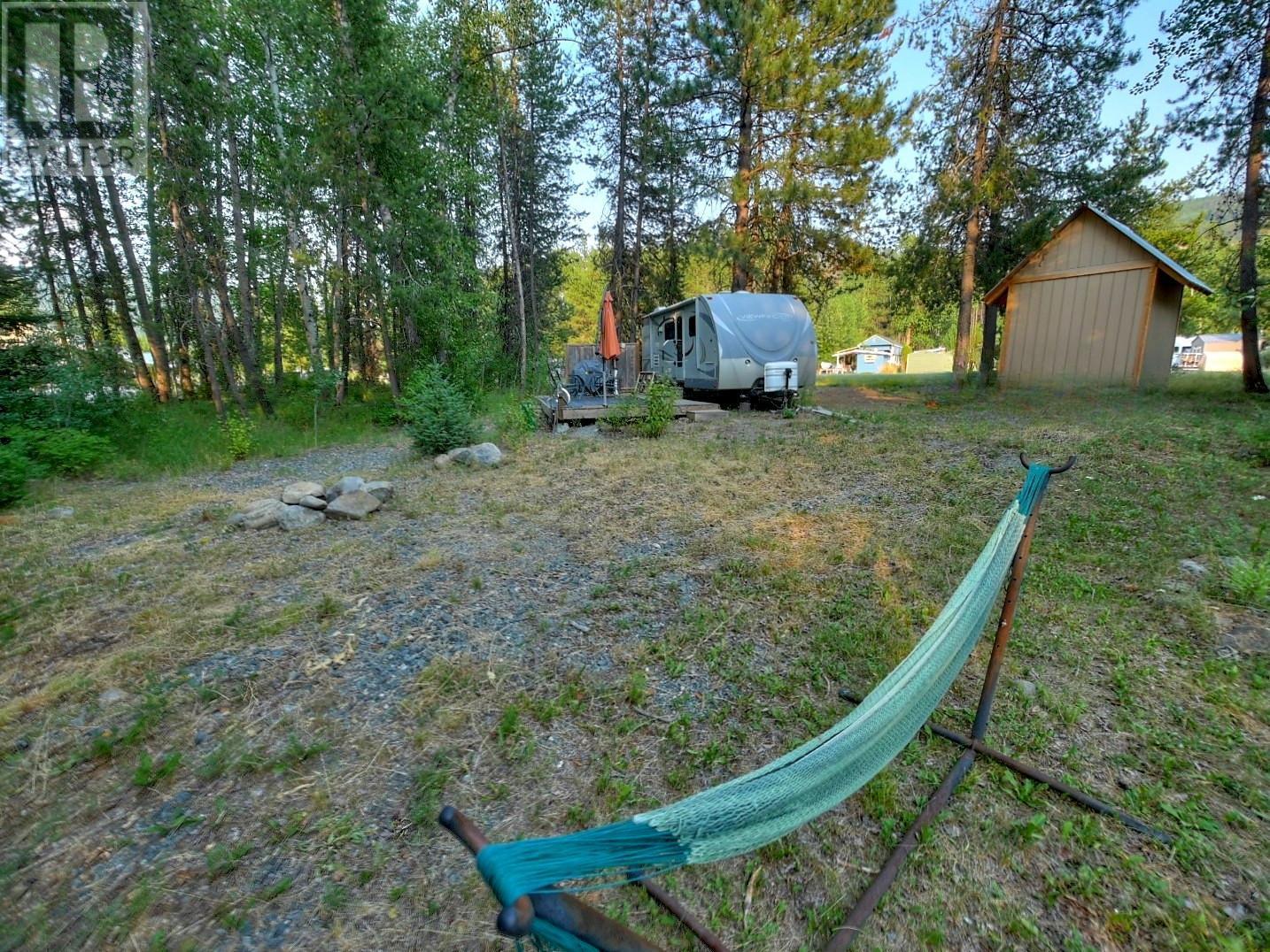 8202 Livesly Road Unit# 2, Yahk, British Columbia  V0B 2P0 - Photo 9 - 2479862