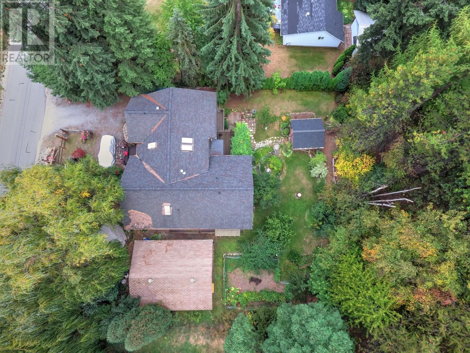 930 China Creek Road, Genelle, British Columbia  V0G 1G0 - Photo 12 - 2480016