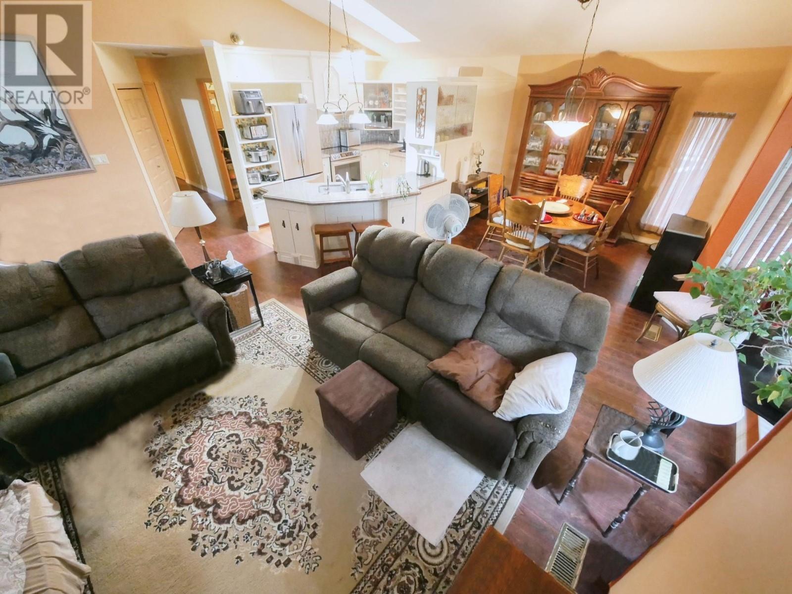 930 China Creek Road, Genelle, British Columbia  V0G 1G0 - Photo 3 - 2480016