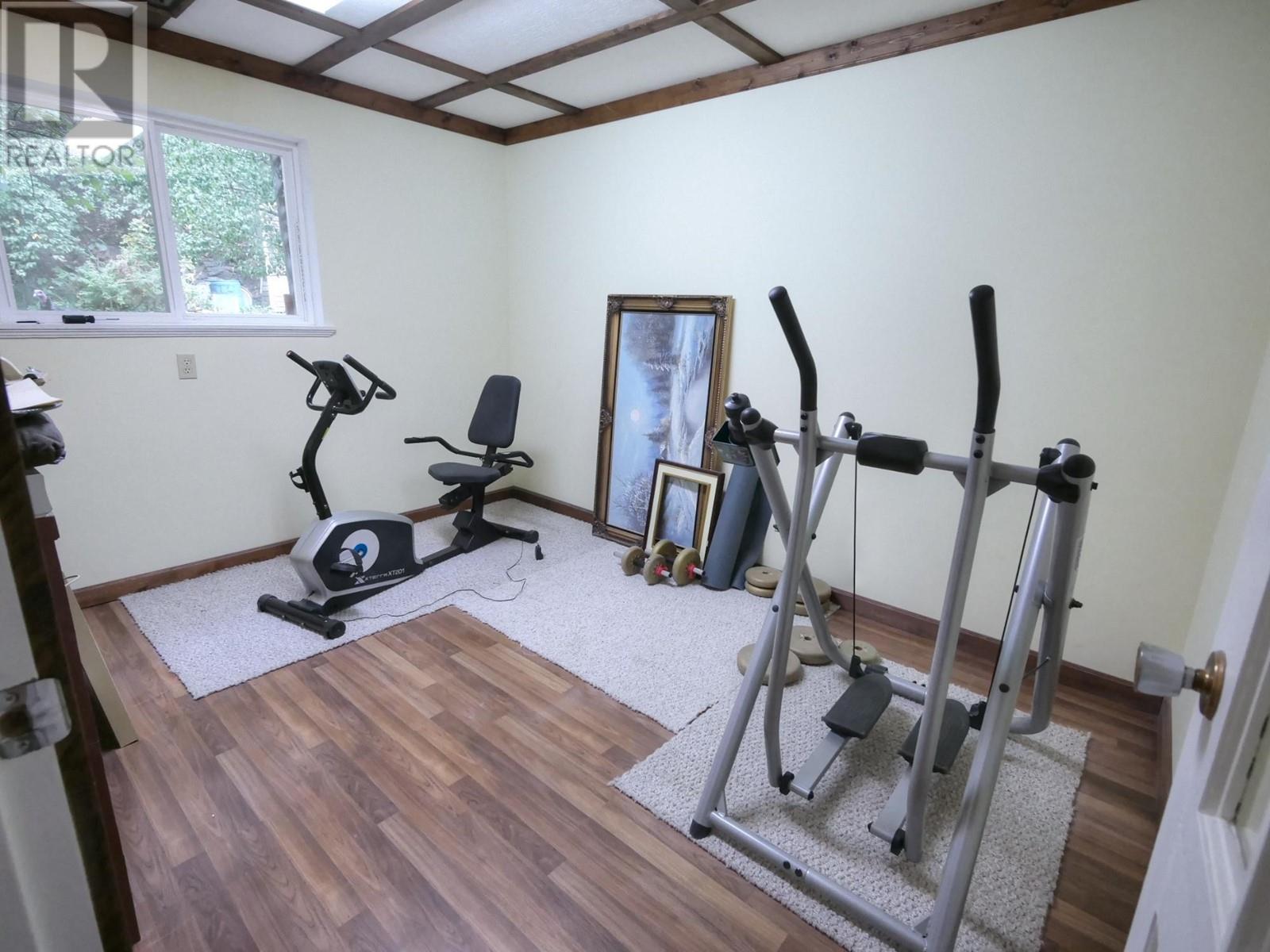 930 China Creek Road, Genelle, British Columbia  V0G 1G0 - Photo 6 - 2480016