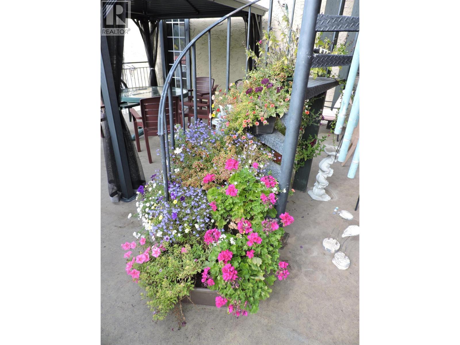 325 Copper Avenue S, Greenwood, British Columbia  V0H 1J0 - Photo 13 - 2480087