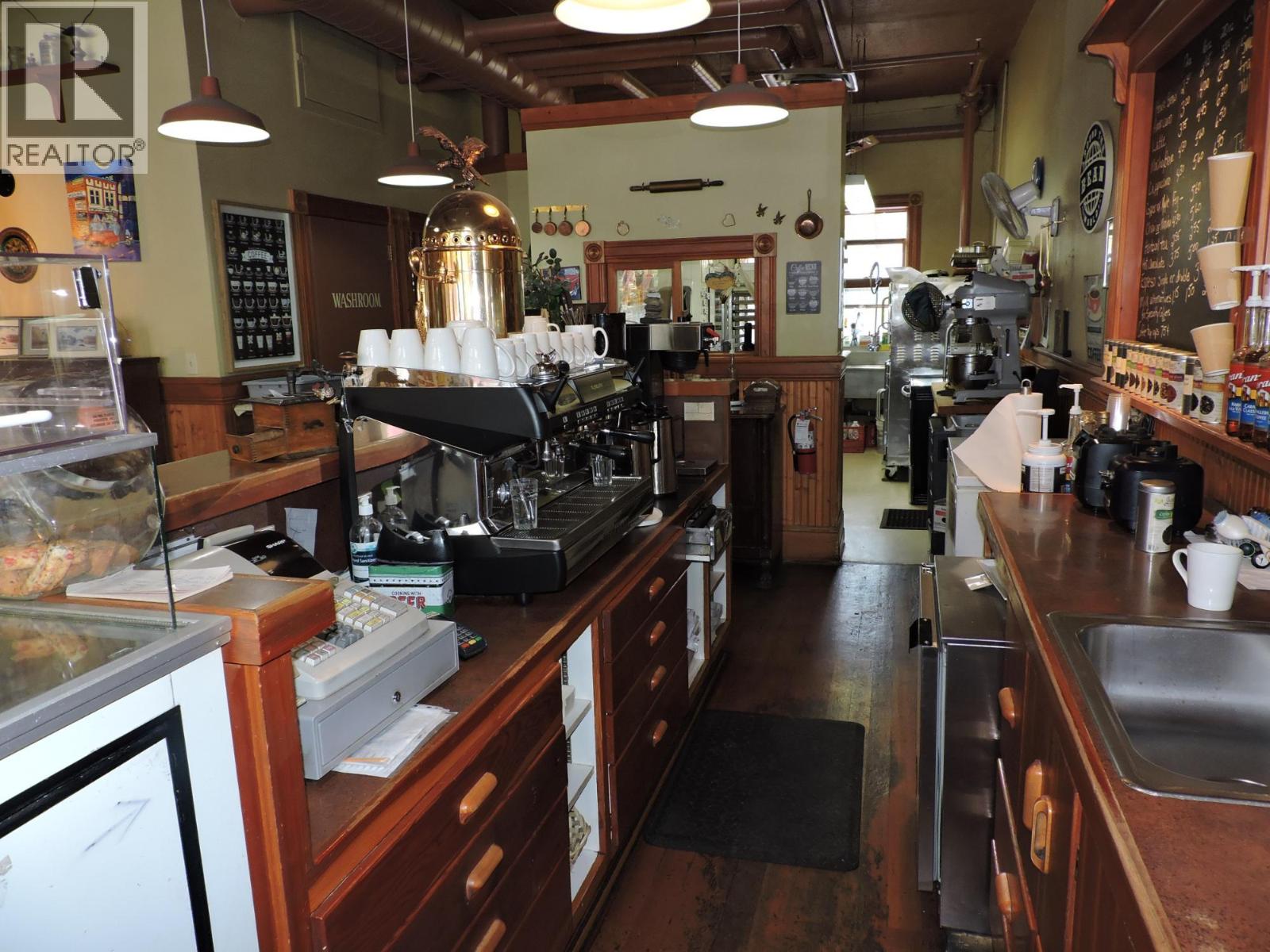 325 Copper Avenue S, Greenwood, British Columbia  V0H 1J0 - Photo 17 - 2480087