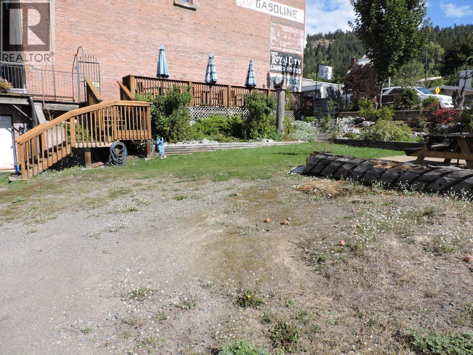 325 Copper Avenue S, Greenwood, British Columbia  V0H 1J0 - Photo 8 - 2480087