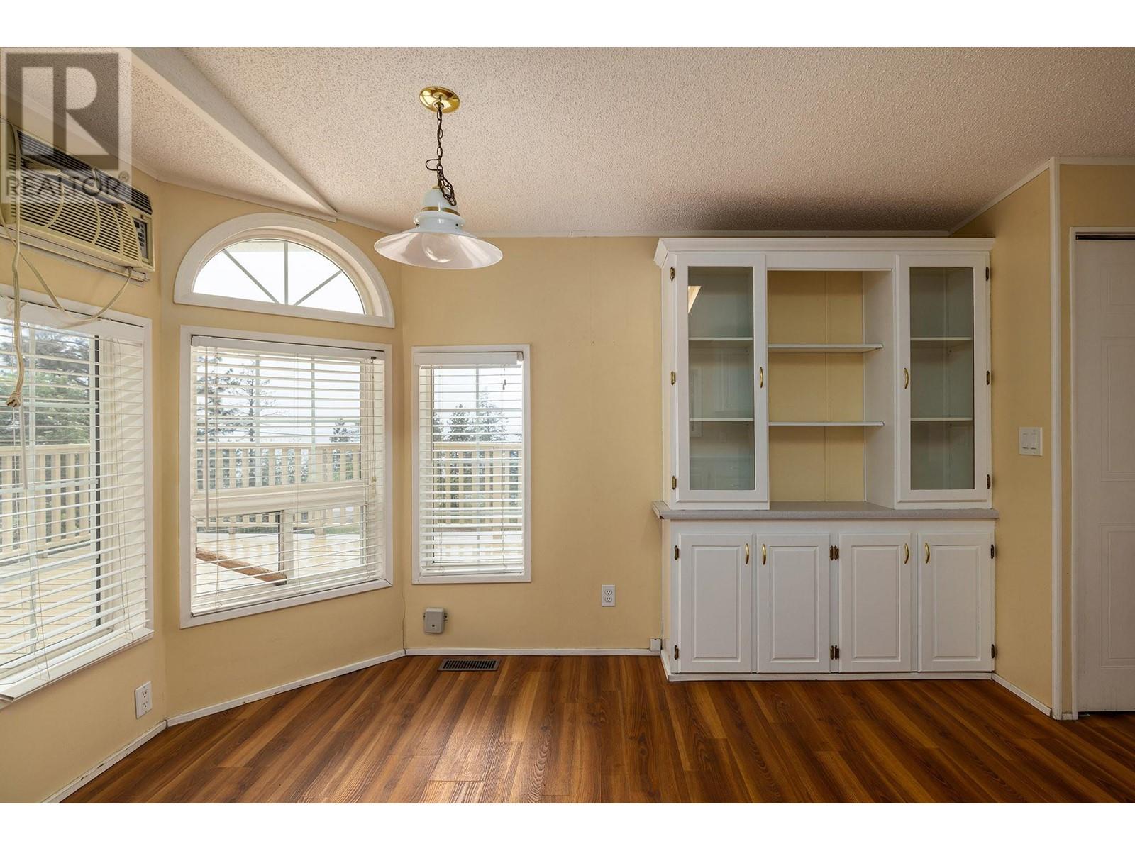 6439 Farmers Drive, Kelowna, British Columbia  V1P 1A2 - Photo 6 - 10326447