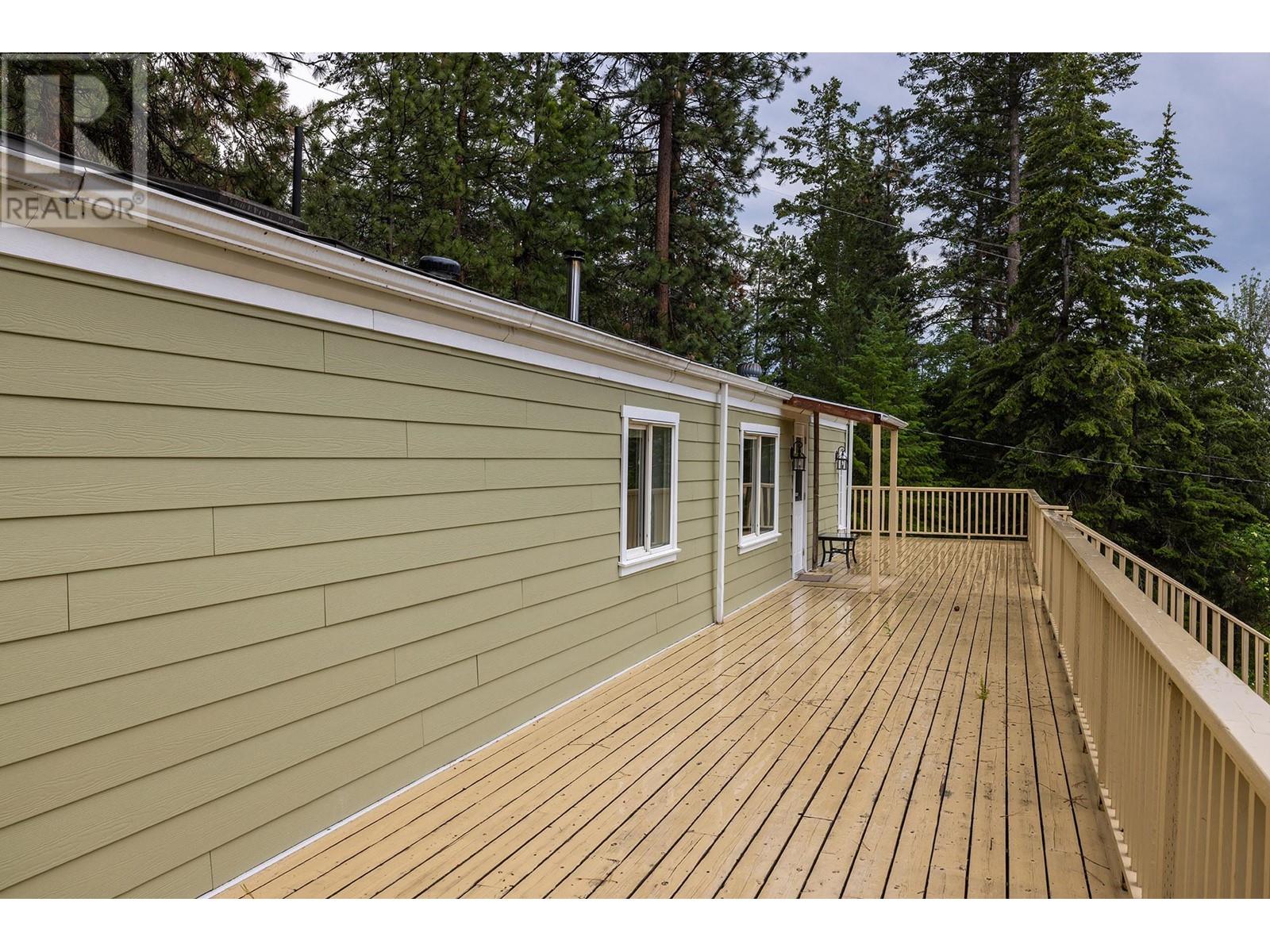 6439 Farmers Drive, Kelowna, British Columbia  V1P 1A2 - Photo 9 - 10326447