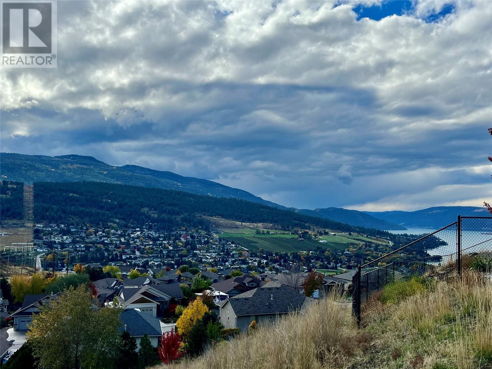 596 Mt Ida Crescent, Coldstream, British Columbia  V1B 4G3 - Photo 3 - 10326229