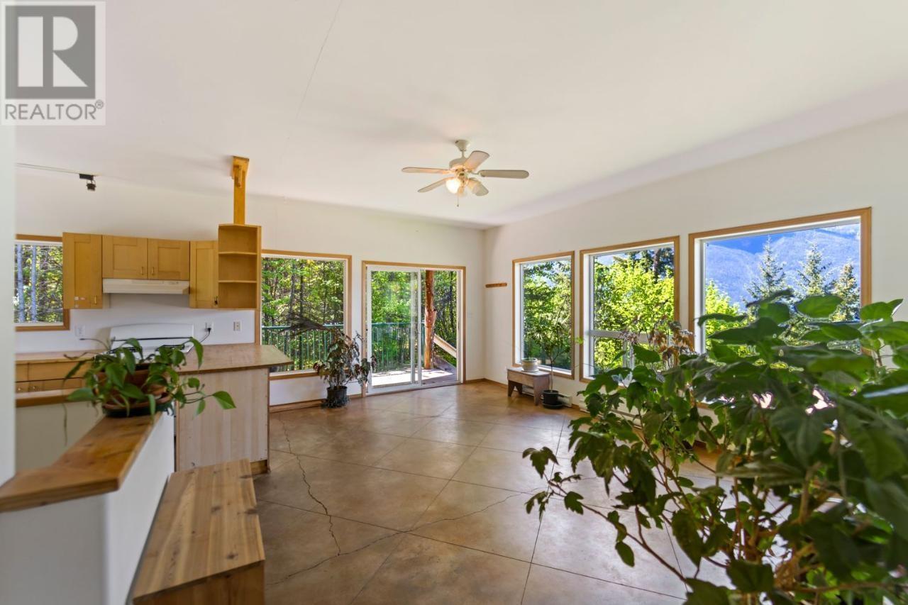 & 14506 Highway 3a Unit# 14504, Gray Creek, British Columbia  V0B 1S0 - Photo 42 - 10326954