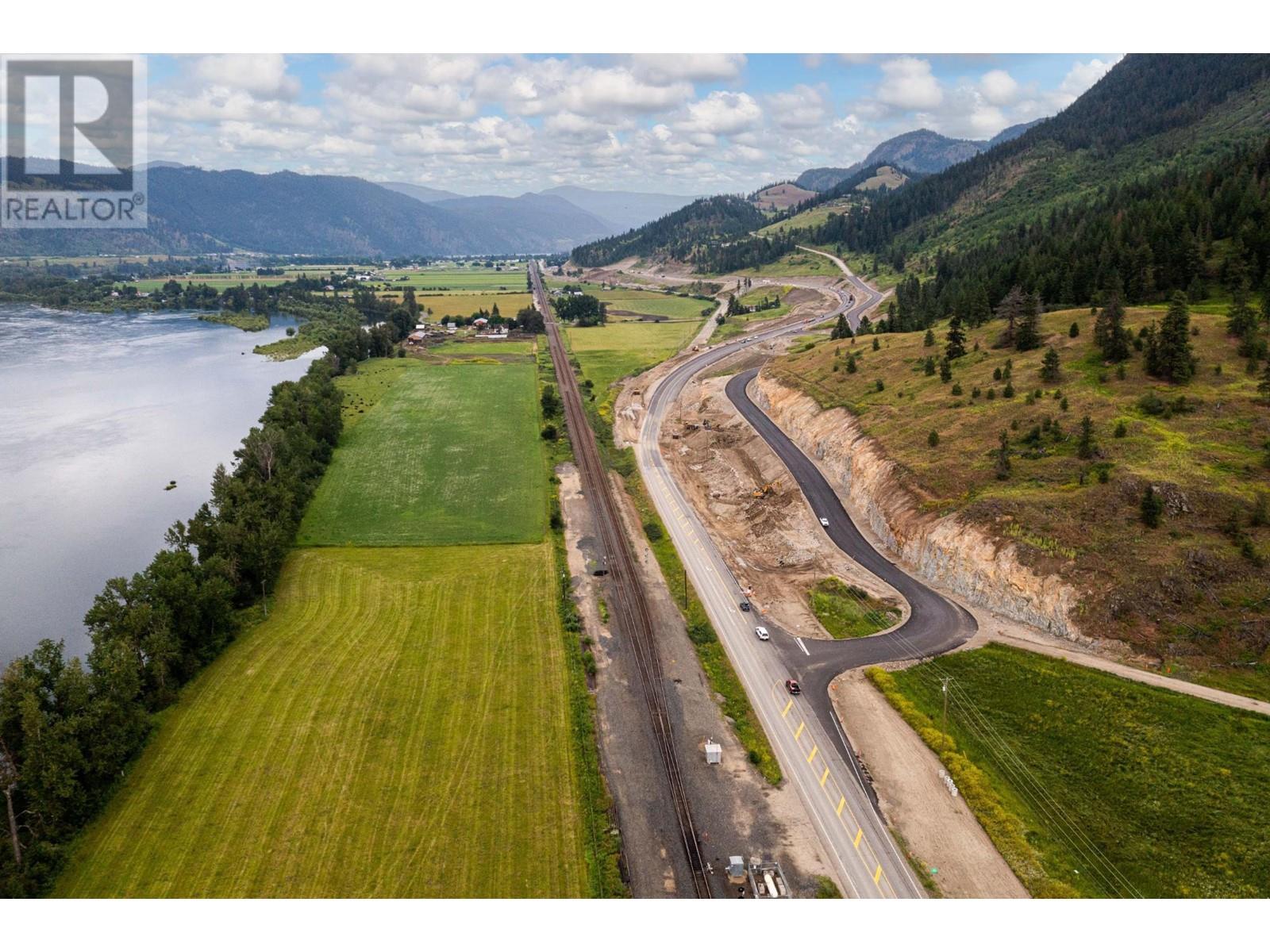 6189 Trans Canada Highway, Chase, British Columbia  V0E 1M1 - Photo 6 - 181469