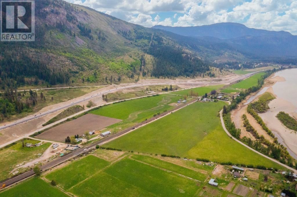 5649 Vla Road, Chase, British Columbia  V0E 1M1 - Photo 5 - 181473