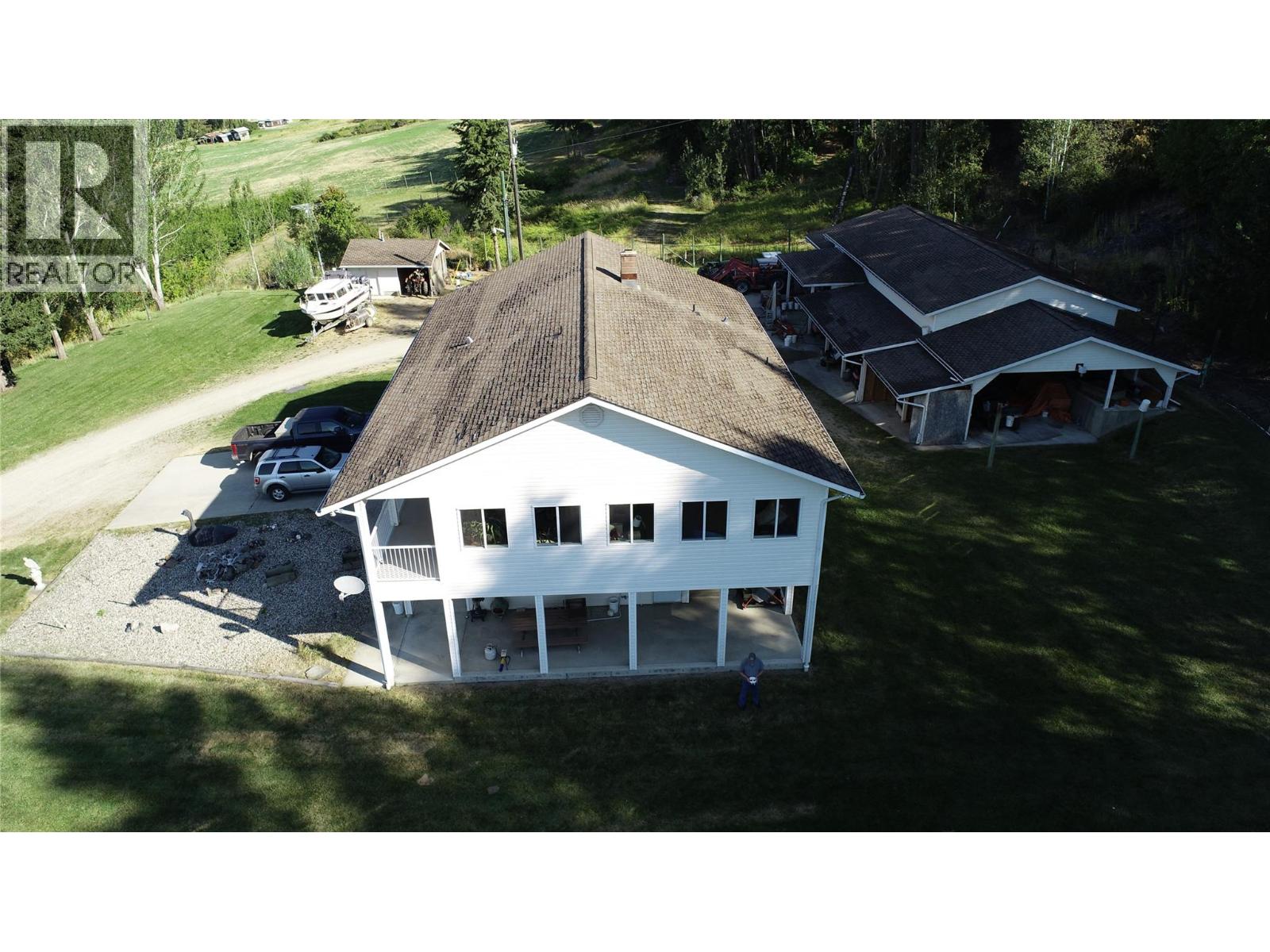 3423 3a Highway, Creston, British Columbia  V0B 1G8 - Photo 1 - 10327071