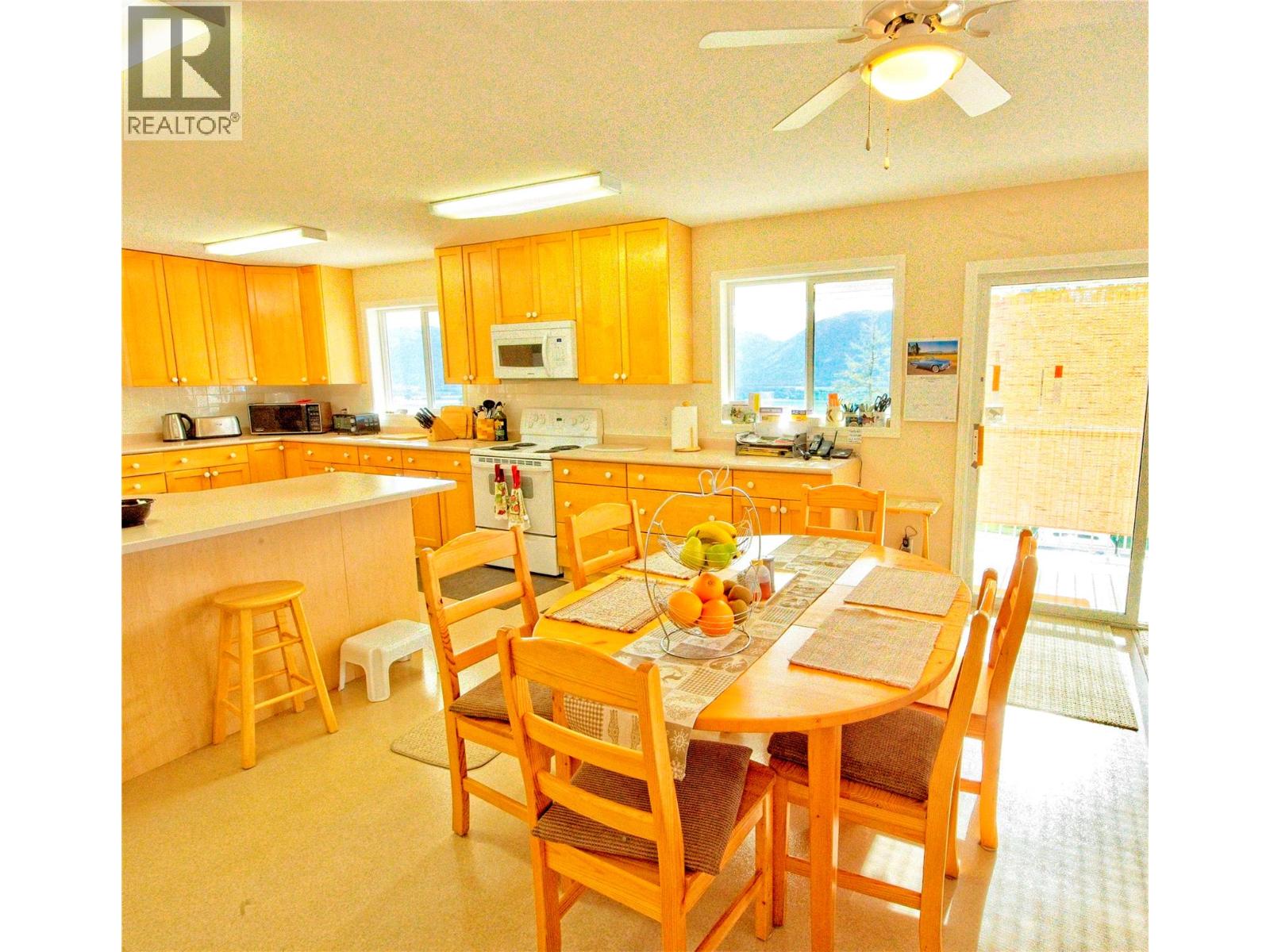 3423 3a Highway, Creston, British Columbia  V0B 1G8 - Photo 11 - 10327071