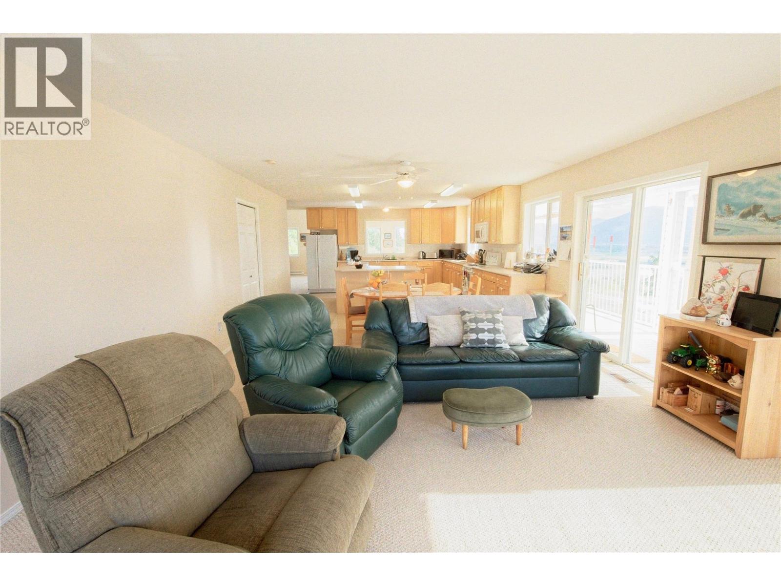 3423 3a Highway, Creston, British Columbia  V0B 1G8 - Photo 12 - 10327071